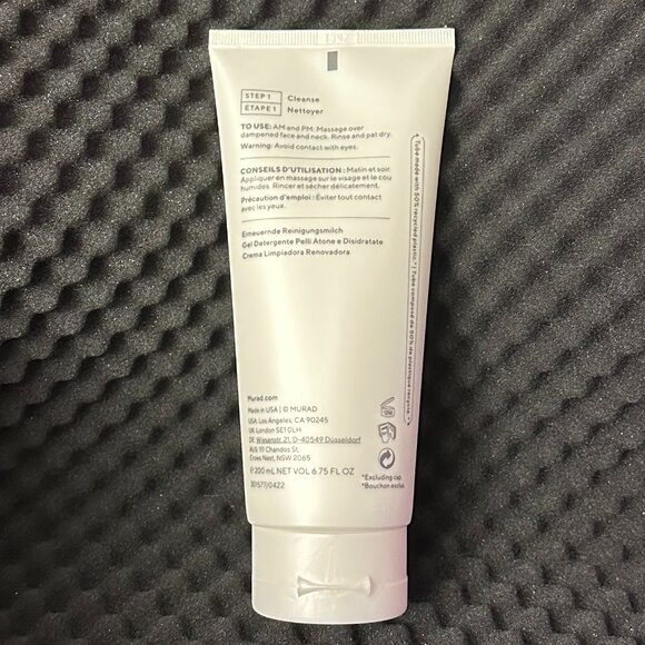 Murad Renewing Cleansing Cream - Picture 9 of 10